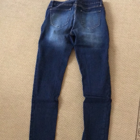 Jeans. No boundaries. Sz 9 - Picture 2 of 2